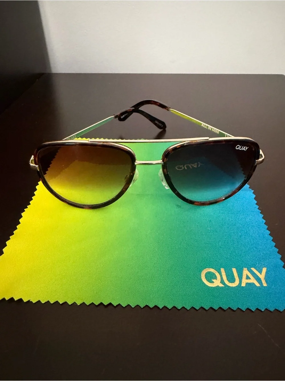 Quay Australia All In Mini Aviator Style Sunglasses Sunnies Tortoiseshell VGUC